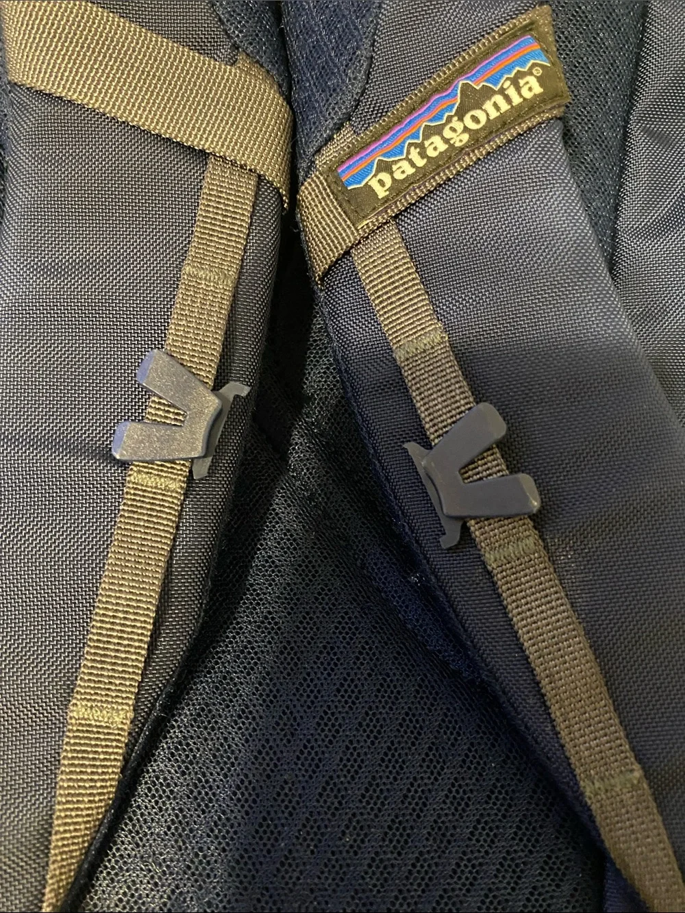 Patagonia Deep Blue Bungee Front Daypack, looks new inside,  see pictures
